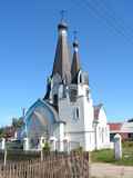 Церковь в Новохаритоново (Егорьевское шоссе, дорога на Куровскую). Очень стильно. see picture cerkov.jpg 480x640 